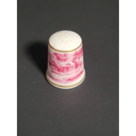 Vintage Kaiser W. Germany Scenic River Red Transferware Porcelain Thimble - Picture 2 of 7